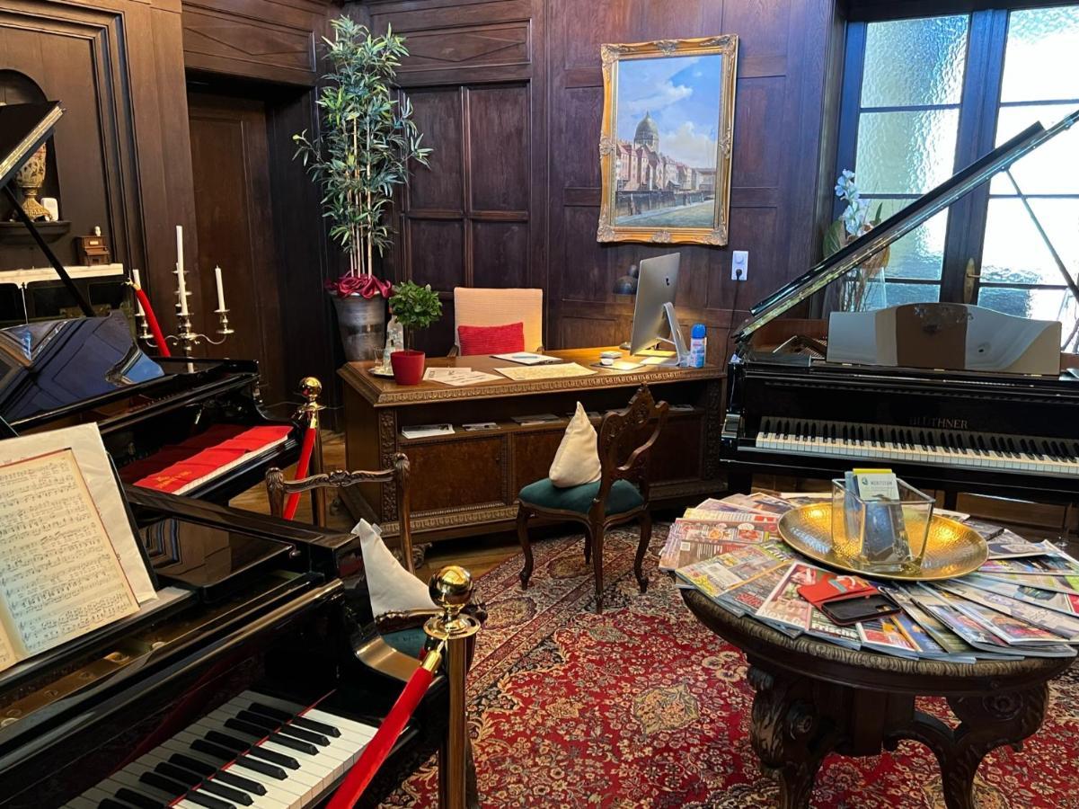 Schloss Grabow, Resting Place & A Luxury Piano Collection Resort, Prignitz Brandenburg Exterior photo
